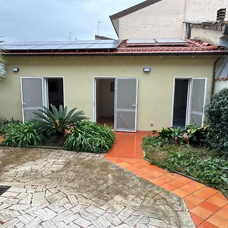 Spaziosa Casa Con Giardino E Dependance Hébergement de vacances