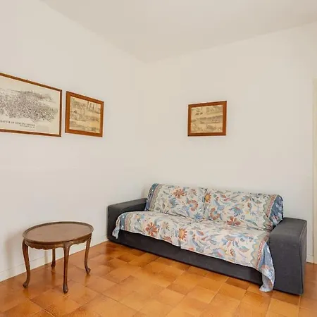 Spaziosa Casa Con Giardino E Dependance בית נופש וירג'יו