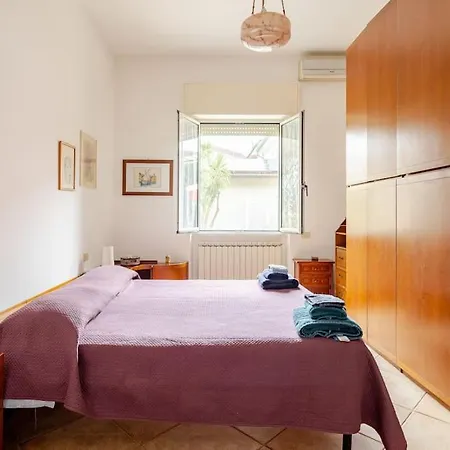 Σπίτι διακοπών Spaziosa Casa Con Giardino E Dependance Βιαρέτζιο