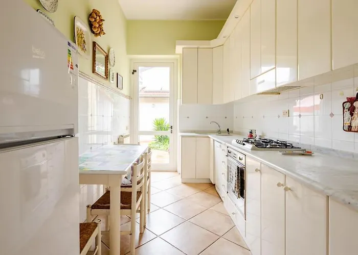 Spaziosa Casa Con Giardino E Dependance Будинок відпочинку