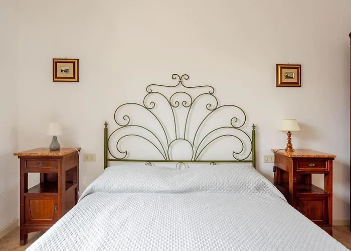 Spaziosa Casa Con Giardino E Dependance بيت للعطل فياريجيو