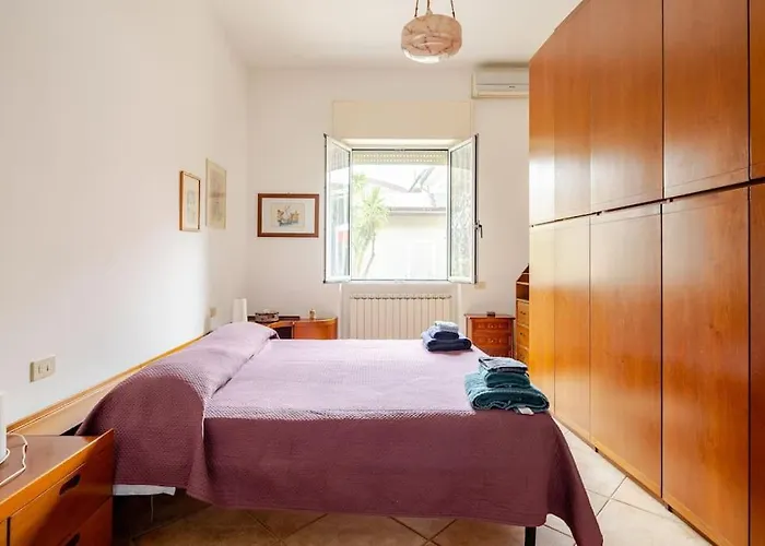 Будинок відпочинку Spaziosa Casa Con Giardino E Dependance В'яреджо