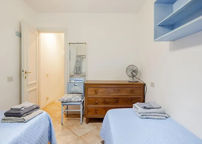 Spaziosa Casa Con Giardino E Dependance Будинок відпочинку *