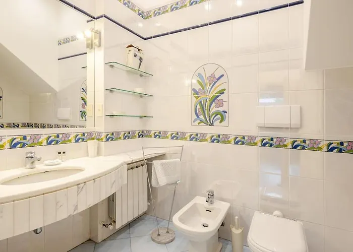 Spaziosa Casa Con Giardino E Dependance فياريجيو