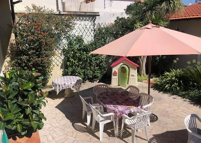 Будинок відпочинку Spaziosa Casa Con Giardino E Dependance В'яреджо