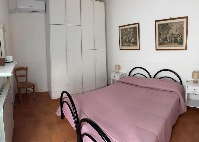 Spaziosa Casa Con Giardino E Dependance Будинок відпочинку *