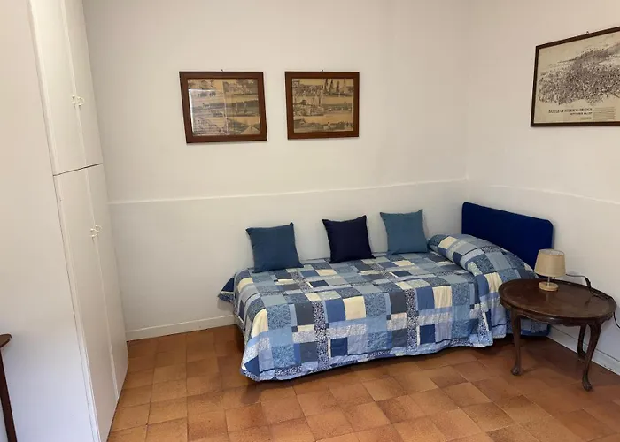 Spaziosa Casa Con Giardino E Dependance